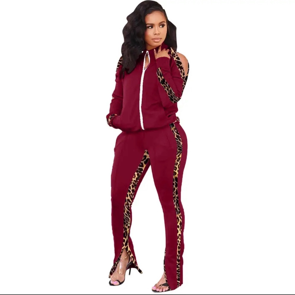 Tracksuits 2 Piece Set Cold Shoulder Zipper V Neck Long Sleeve.